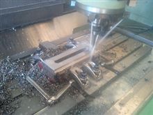 切り屑大量製造中