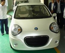 中国自動車メーカーが「打倒AYGO３兄弟」その名も「熊猫」