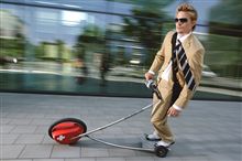 短距離移動の新兵器、電動１輪駆動「ｅａｓｙ ｇｌｉｄｅｒ」登場