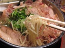 今日の夜食は、「一兆家」ゆず塩らーめん