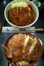 昼飯は名物を