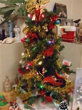 クリスマスツリーを出しました。
