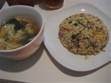 お昼ご飯でぇ~す♪ お昼ご飯でぇ~す♪