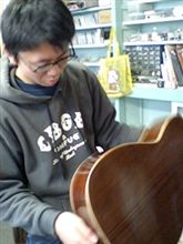 和寒のギター工房を訪ねて
