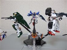 4機のGUNDAM
