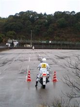 お隣では…