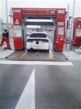 羽付きで、洗車機にいれちゃった(-_-;) 羽付きで、洗車機にいれちゃった(-_-;)
