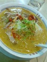 今日はラーメン。