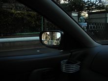 こーとのおとこはみみにいやほん