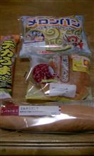 今宵もパン食です