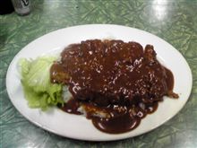 かつめし食べて密会コソコソ((￣_｜