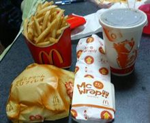 グッドイブニング　エブリボディ　ハウアーユー♪　今日の晩飯は...(^o^;)　