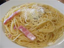 今日のランチは、「La Pausa」のカルボナーラ