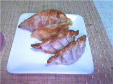 揚げギョーザ。 揚げギョーザ。