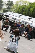 取材に参加してくれたランクル100&200のみなさん! ありがとうございましたぁ! 取材に参加してくれたランクル100&200のみなさん! ありがとうございましたぁ!