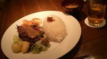 お昼は…牛フィレ炭焼き