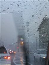 『猛烈な雨』だそうで