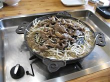 (○￣ ～ ￣○;)ウーン・・・肉食いたいのぉ～～（笑）