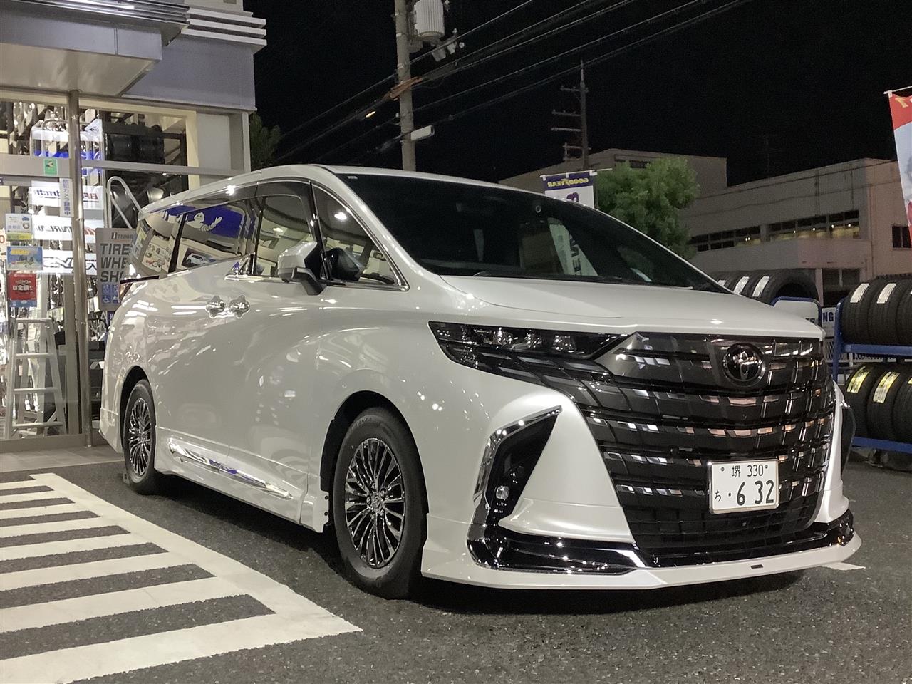 新車外し 美品】トヨタ 40 アルファード Z 純正 18in 7J +40