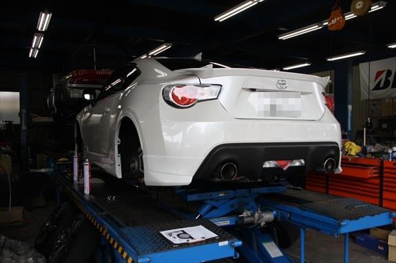 Zn6 Toyota 86純正フルノーマルに車検範囲内サイズのスペーサー装着 Ksp Engのブログ Kspエンジニアリング みんカラ