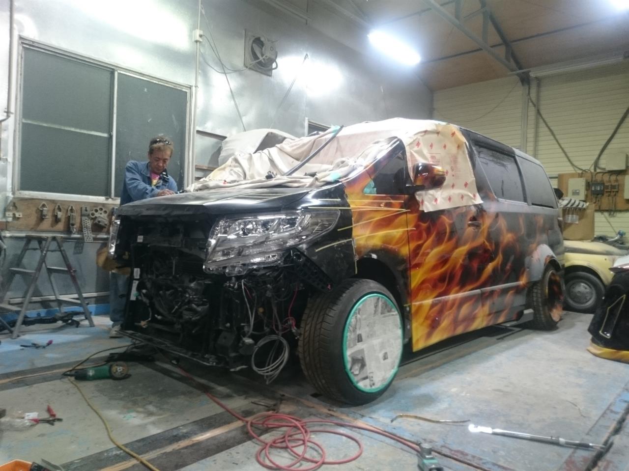 堀越style ヴェルファイア 30アルファードの顔面を移植 じゃんじゃんフェンダー加工していきまーす Car Service Hiroのブログ Car Service Hiroのページ みんカラ