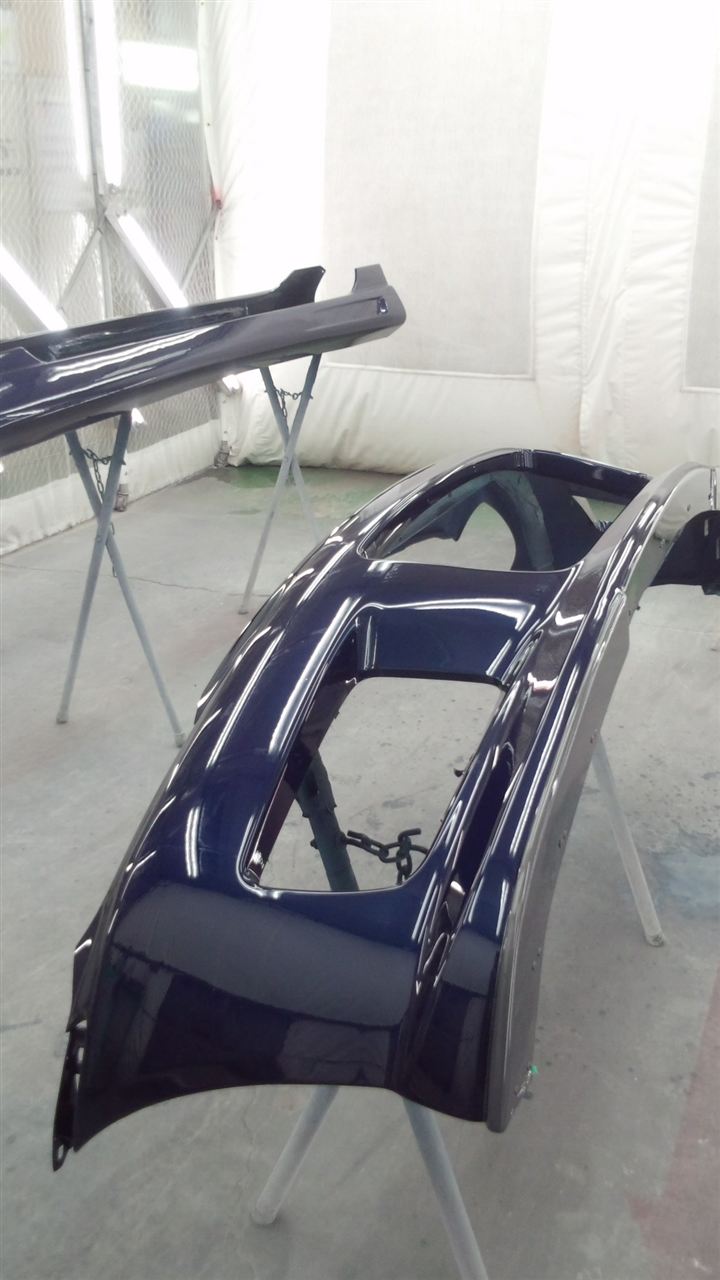 東京都立川市の車の板金塗装修理工場　ガレージローライドのマツダ　RX-8のエアロパーツ　フロントバンパーのキズ　へこみ　の板金　修理　塗装　です。