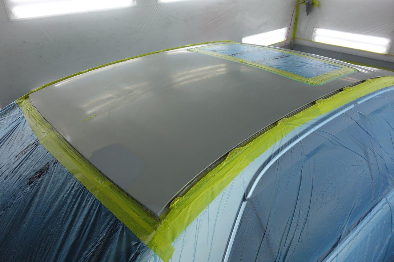 立川市の車の板金塗装修理工場　ガレージローライドのトヨタ　セルシオの飛び石キズ修理　塗装　です。