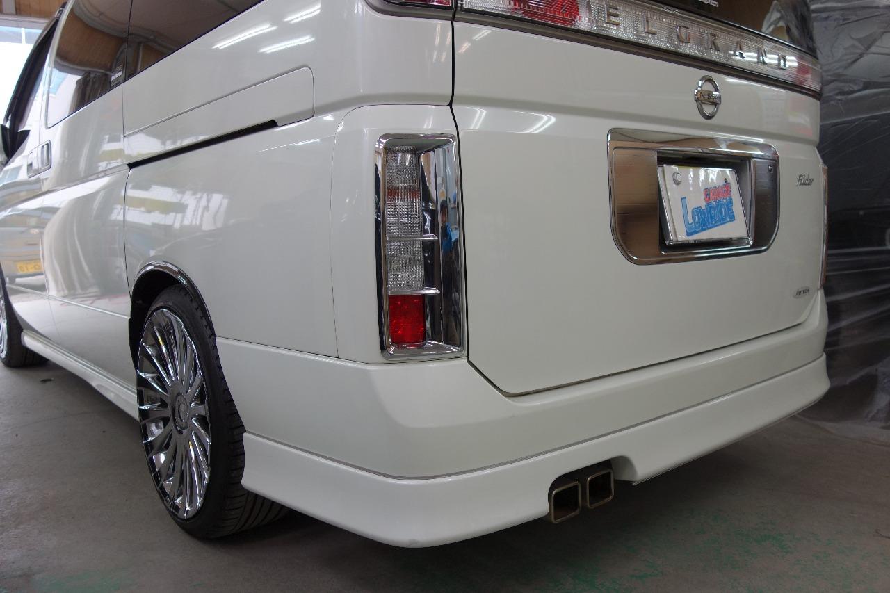立川市の車の板金塗装修理工場　ガレージローライドの日産　エルグランドのエアロパーツ塗装・取り付け等です。