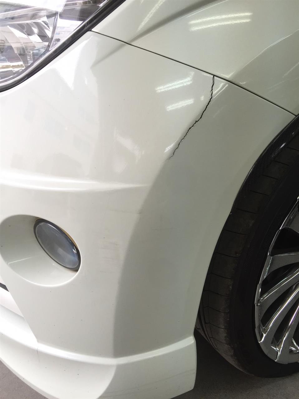 立川市の車の板金塗装修理工場　ガレージローライドの日産　エルグランドのエアロパーツ塗装・取り付け等です。