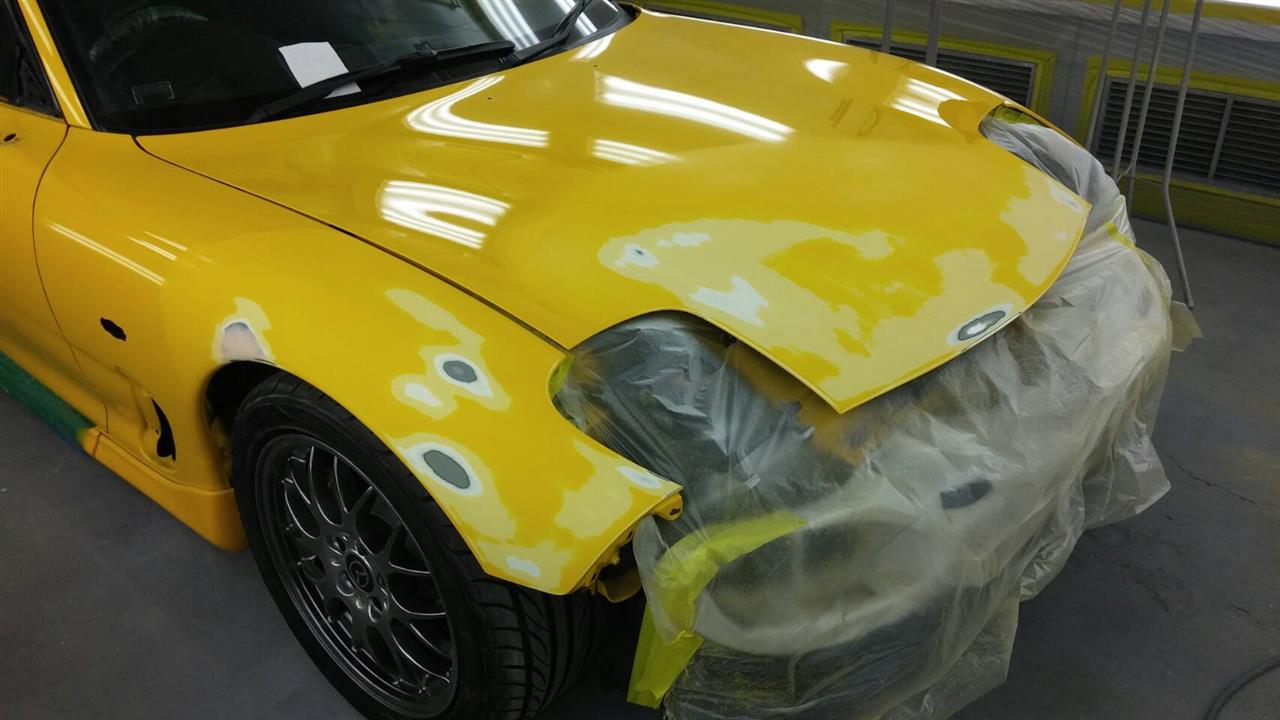 立川市の車の板金塗装修理工場　ガレージローライドのマツダ　RX-7のいたずらキズ等の板金　修理　塗装　です。