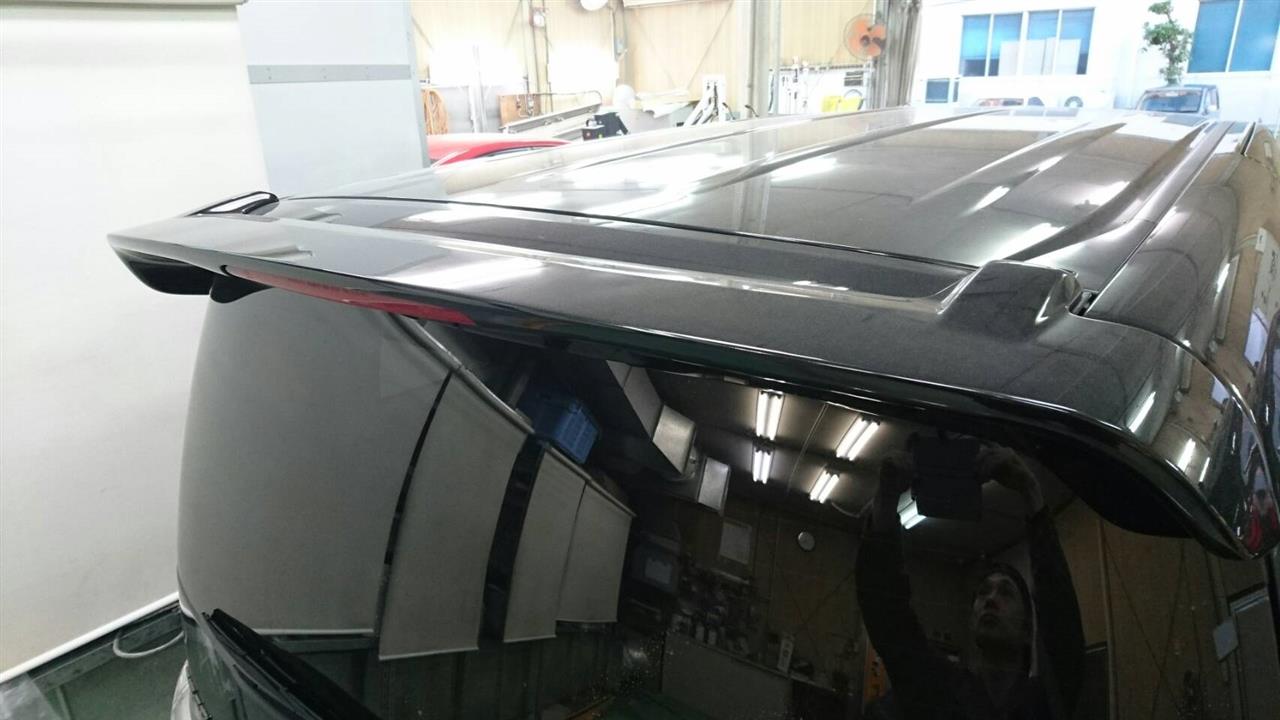 立川市の車の板金塗装修理工場　ガレージローライドのホンダ　ステップワゴンのカスタムペイント等です。