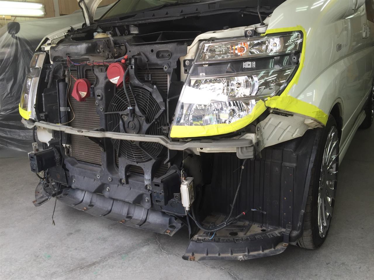 立川市の車の板金塗装修理工場　ガレージローライドの日産　エルグランドのエアロパーツ塗装・取り付け等です。
