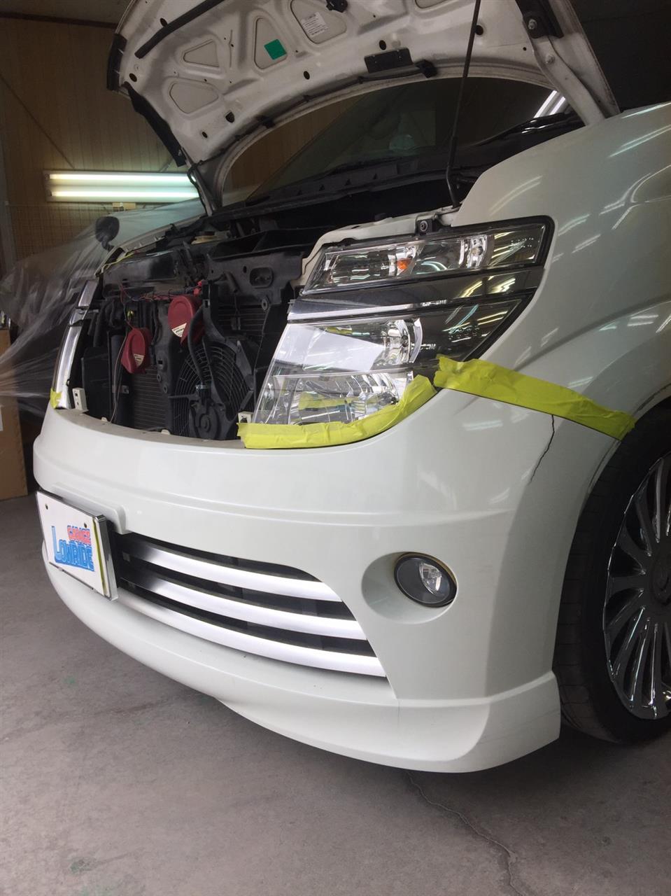 立川市の車の板金塗装修理工場　ガレージローライドの日産　エルグランドのエアロパーツ塗装・取り付け等です。