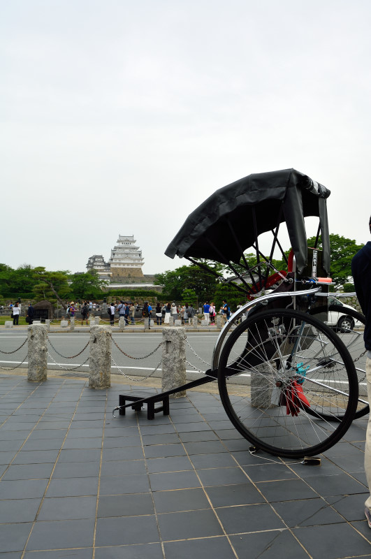 姫路城と人力車