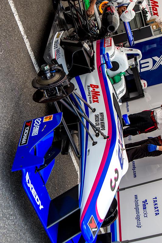 F3 B-MAX Racing Team EXEDY F312 三浦愛