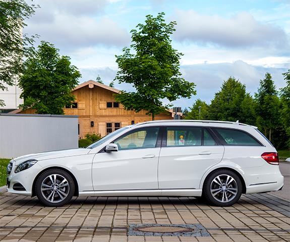 メルセデス・ベンツ ステーションワゴン Eクラス Mercedes-Benz E200 S212