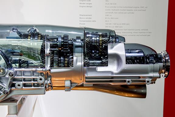 AEL Type 2.5 litre five-cylinder TDI engine 型式AEL 2.5L 直列5気筒TDI ディーゼルエンジン