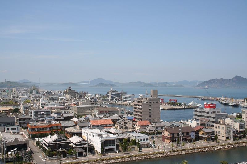 今治城……から今治港