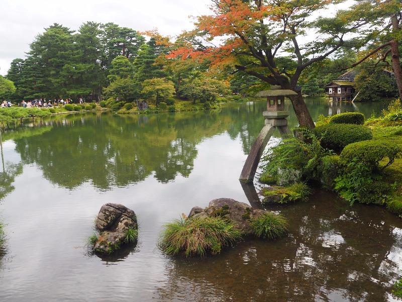 兼六園 徽軫灯籠（ことじとうろう）