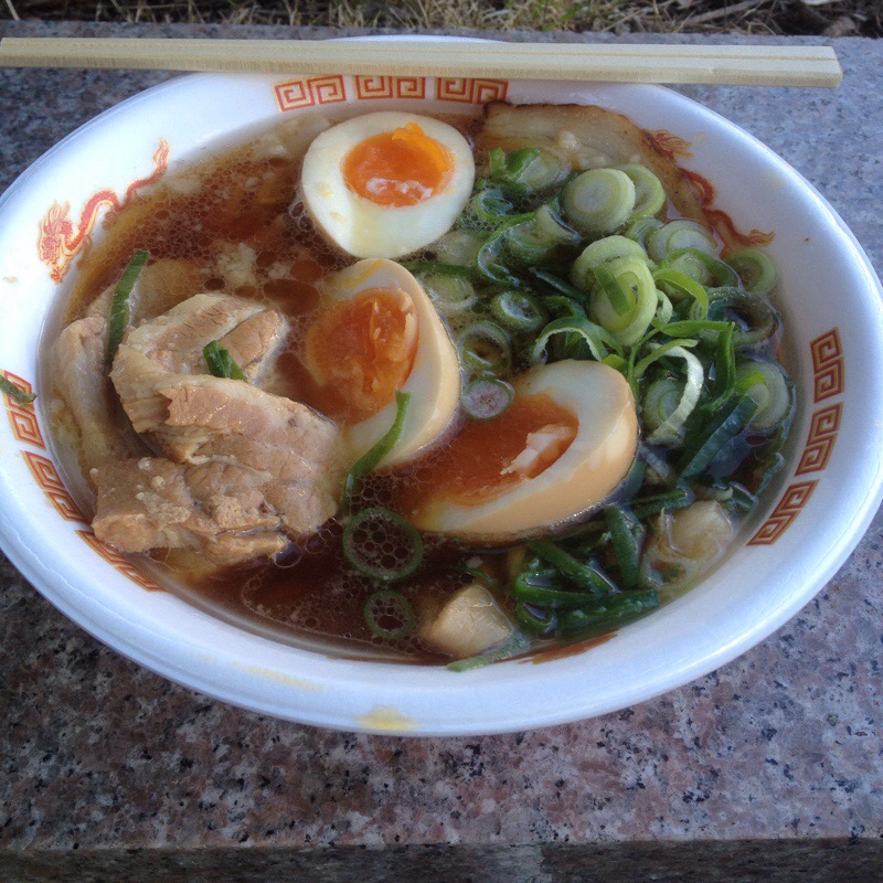 名古屋ラーメンまつり2018 尾道ラーメン「喰海」もも肉と炙りバラ肉のW肉のせ(2)