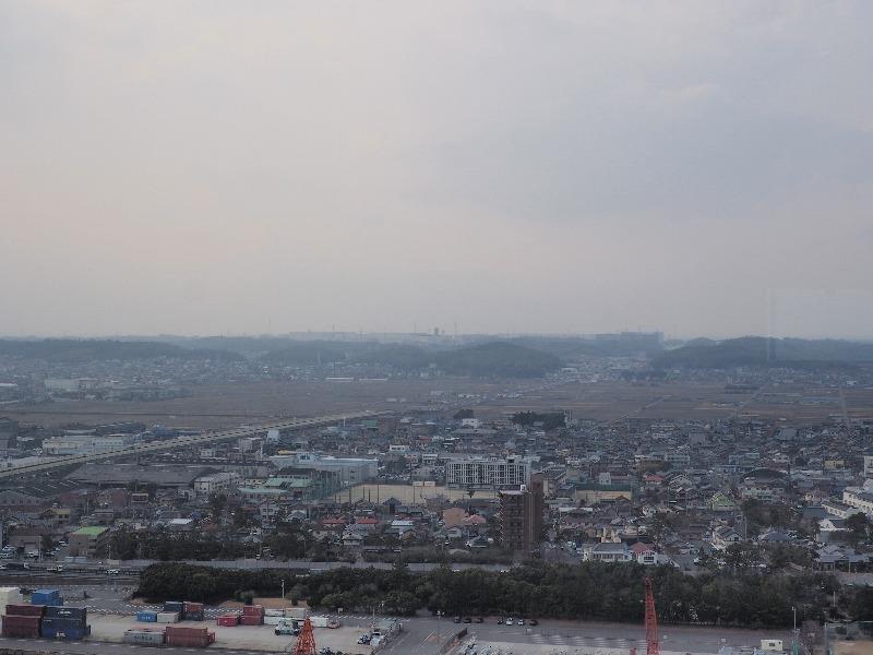 四日市港ポートビル 展望展示室「うみてらす14」北西(滋賀、岐阜方向)