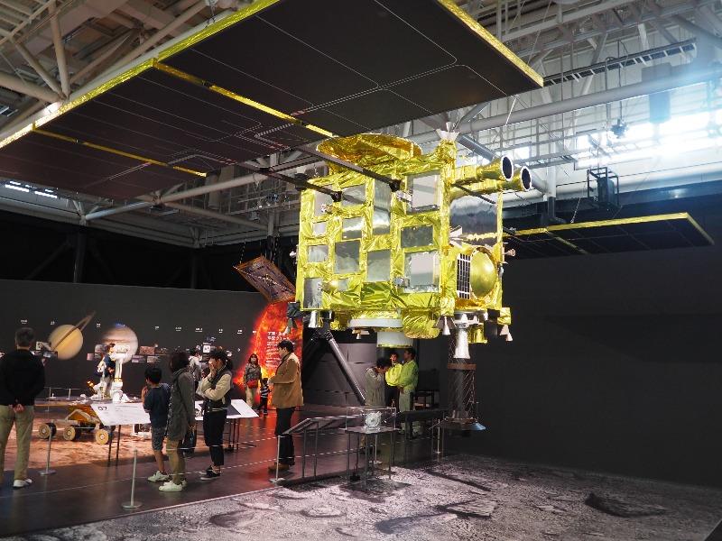 かかみがはら航空宇宙科学博物館 小惑星探査機「はやぶさ2」