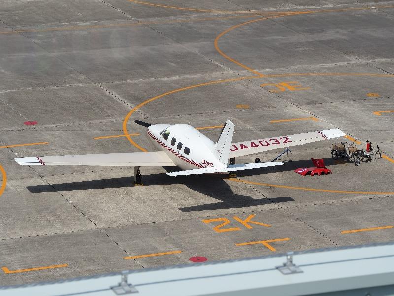 あいち航空ミュージアム 屋上展望デッキ パイパー・エアクラフト PA-46-310P Malibu(JA4032)