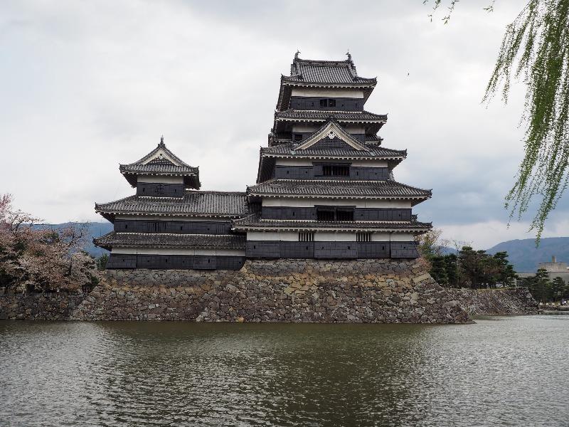 国宝 松本城 松本城公園から天守閣(4)