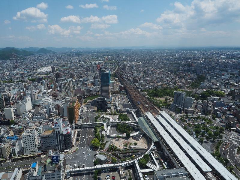 シティ・タワー43 スカイラウンジ展望室 東(JR東海・名鉄名古屋本線 立体交差)
