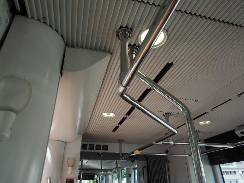岡山電気軌道 MOMO2 車内(1)