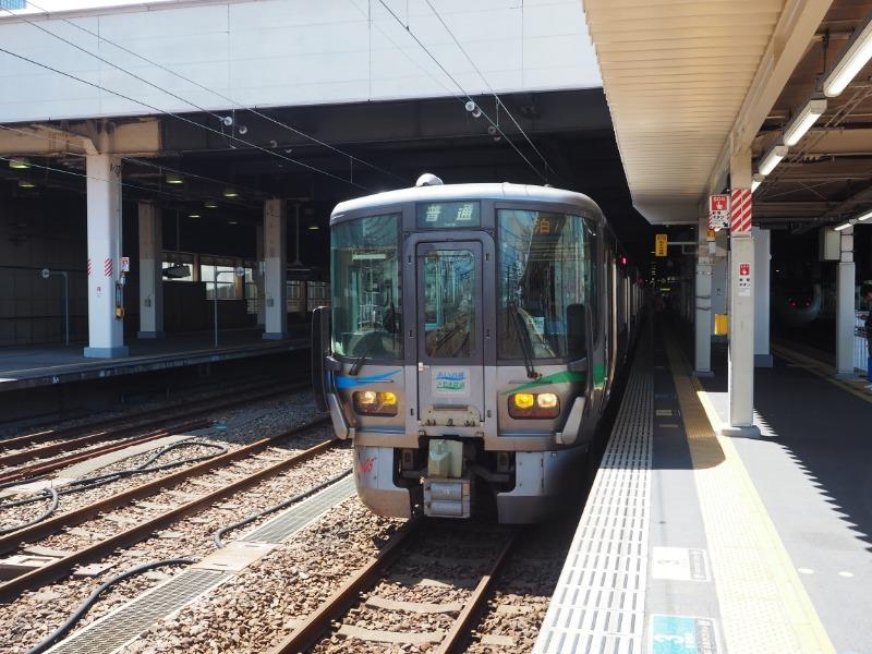 金沢駅 あいの風とやま鉄道 521系電車