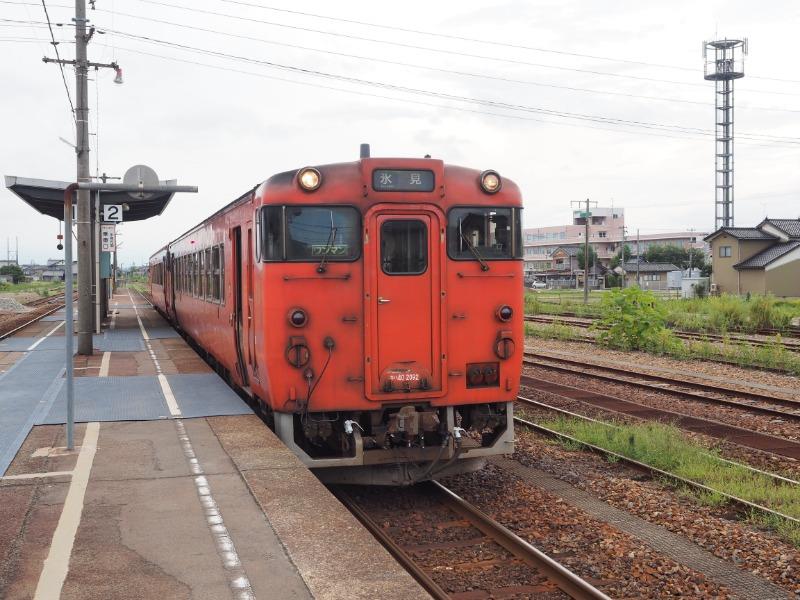 能町駅 城端線 キハ40系