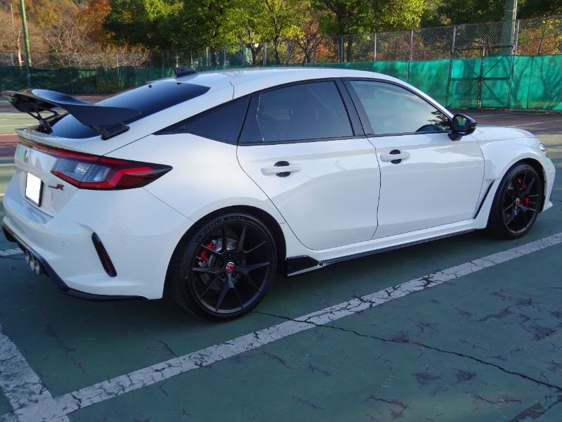 フルモデルチェンジ版 ホンダ新型シビックタイプr Fl5 納車後3回目の給油 平均燃費10km L以上であれば満タン法で470kmは走行可能 ちょっとした不満も Creative Trend