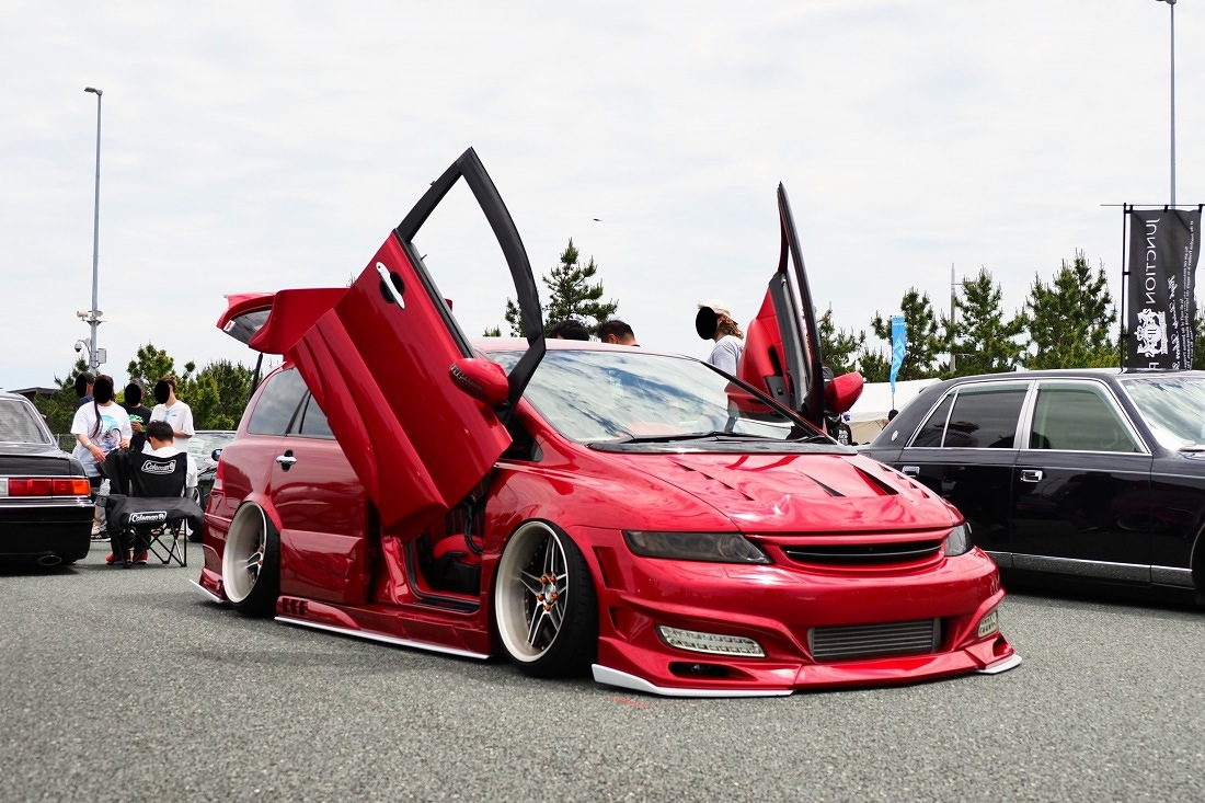 alt